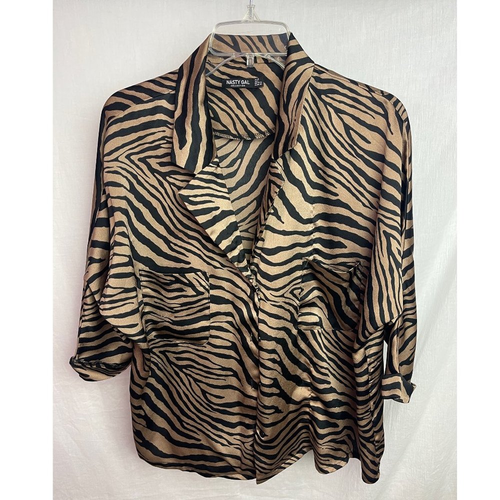 NASTY GAL TIGER PRINT SATIN SHIRT [US 6]